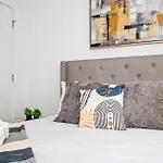 Brand New Condo With Balcony Washer Dryer 542Blvd